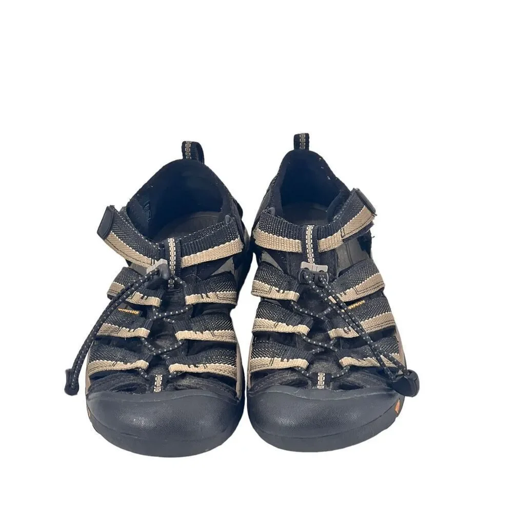 Keen boys hiking water shoes size 4
